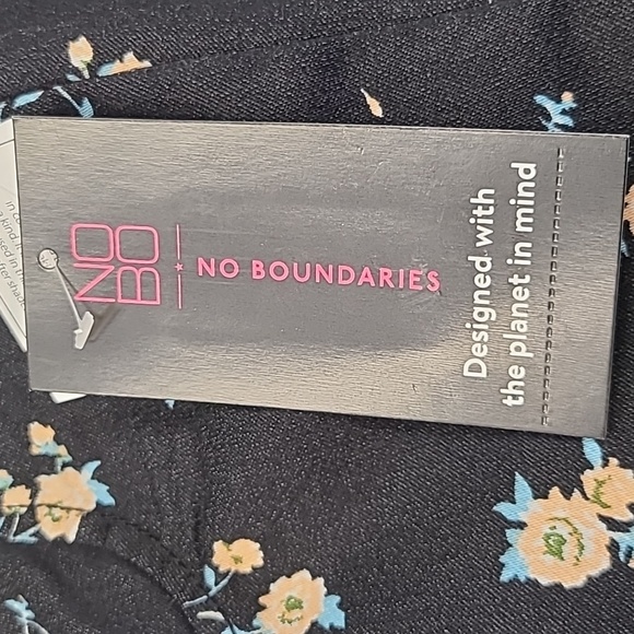 No Boundaries Black Soot Floral Bustier. - Picture 7 of 10